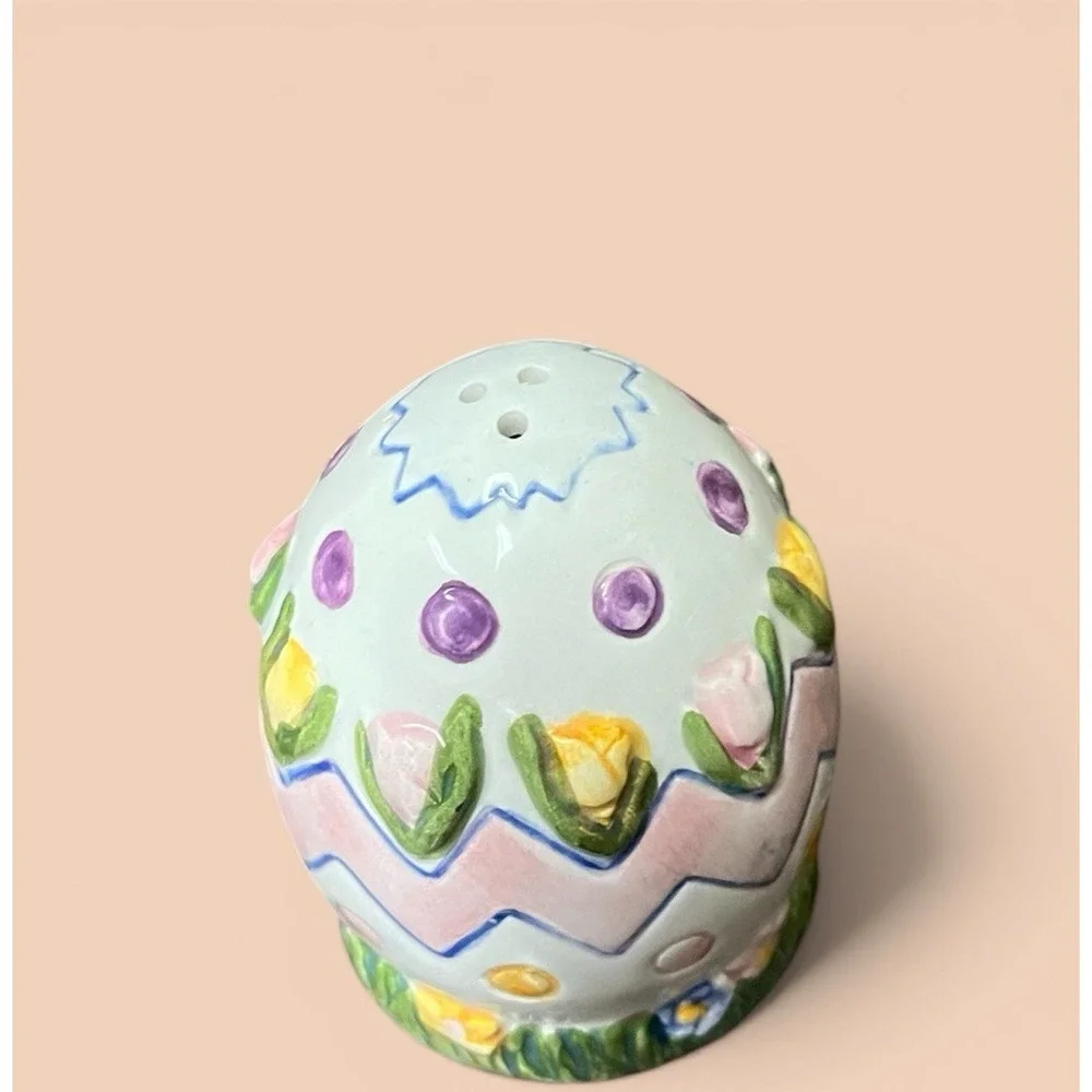 Fitz & Floyd Omnibus Eggspress Pepper Shaker Hand Painted Easter Egg Pastel 1994